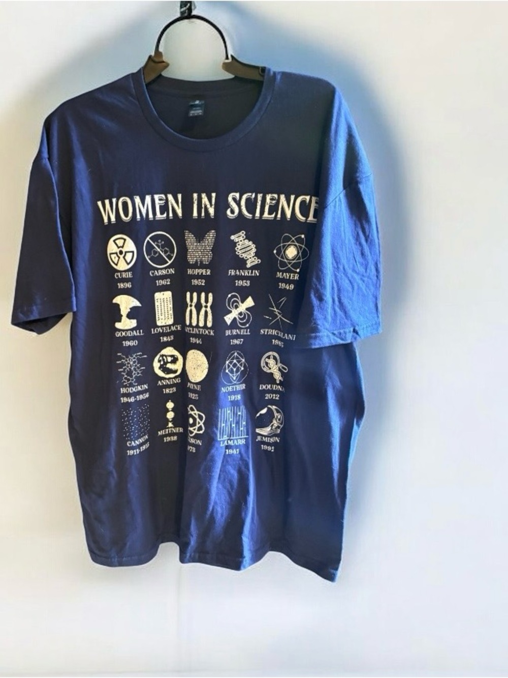 NWOT Women in Science Graphic Tee - Navy.